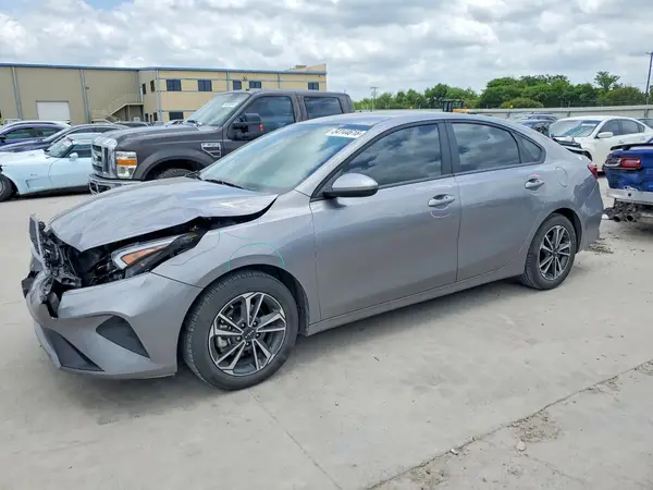 3KPF24AD9RE837816 2024 KIA FORTE - Image 1