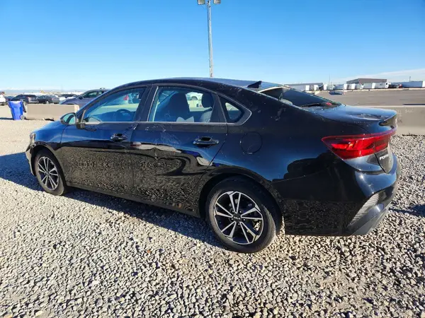 3KPF24AD9RE839856 2024 KIA FORTE - Image 2