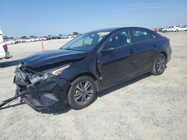 3KPF24AD9RE840635 2024 KIA FORTE - Image 1