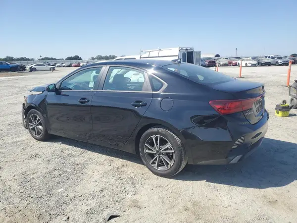 3KPF24AD9RE840635 2024 KIA FORTE - Image 2