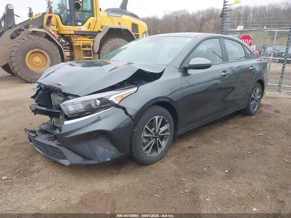 3KPF24AD9RE841140 2024 KIA FORTE - Image 2