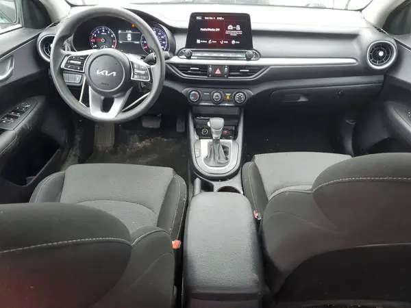 3KPF24AD9RE841266 2024 KIA FORTE - Image 8