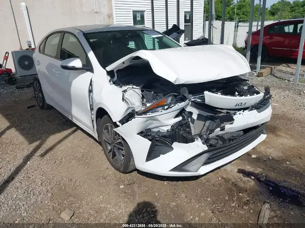 3KPF24AD9REH34172 2024 KIA FORTE - Image 1