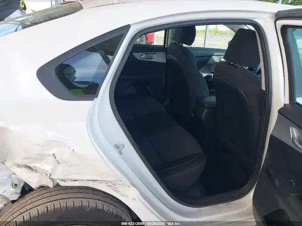 3KPF24AD9REH34172 2024 KIA FORTE - Image 8
