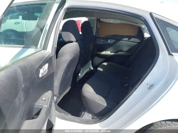 3KPF24ADXKE006654 2019 KIA FORTE - Image 8