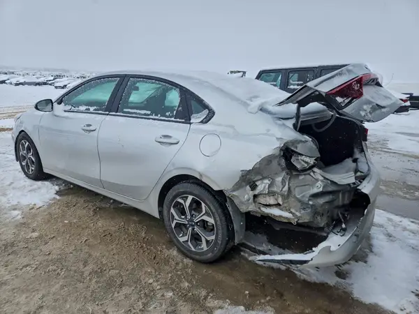 3KPF24ADXKE010994 2019 KIA FORTE - Image 2