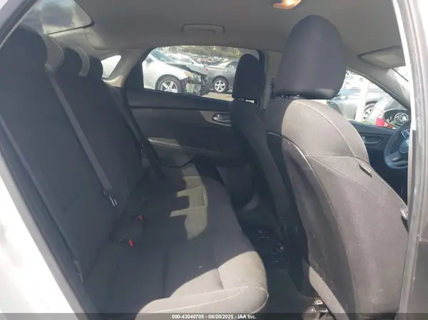 3KPF24ADXKE011370 2019 KIA FORTE - Image 8