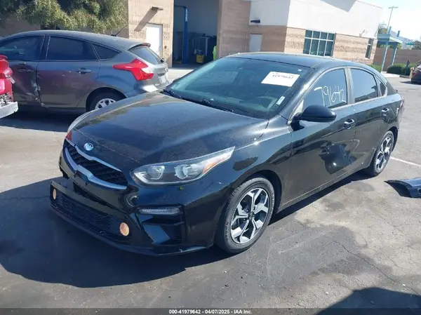 3KPF24ADXKE016732 2019 KIA FORTE - Image 2