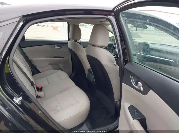 3KPF24ADXKE020778 2019 KIA FORTE - Image 8