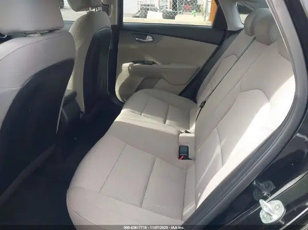 3KPF24ADXKE022045 2019 KIA FORTE - Image 8
