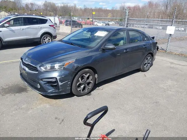 3KPF24ADXKE023258 2019 KIA FORTE - Image 2