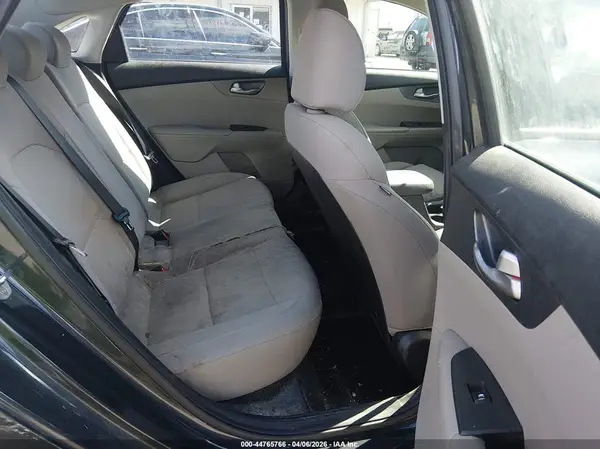 3KPF24ADXKE023258 2019 KIA FORTE - Image 8