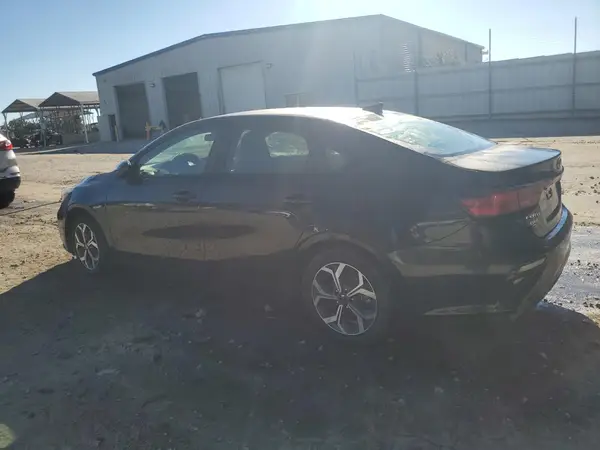 3KPF24ADXKE027617 2019 KIA FORTE - Image 2