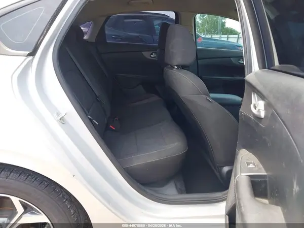 3KPF24ADXKE031456 2019 KIA FORTE - Image 8