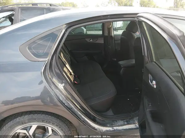3KPF24ADXKE031831 2019 KIA FORTE - Image 8