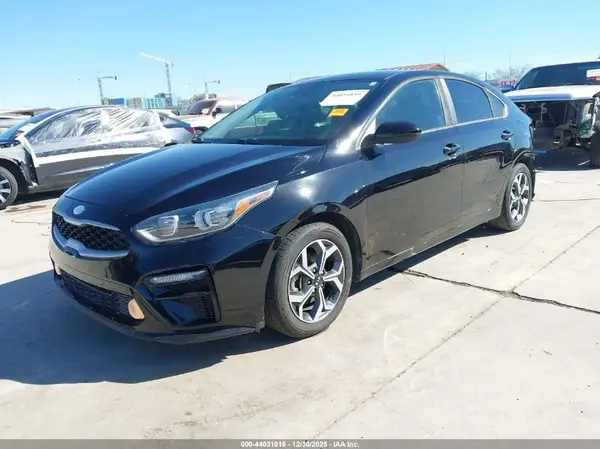 3KPF24ADXKE039363 2019 KIA FORTE - Image 2