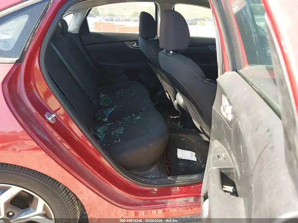 3KPF24ADXKE040562 2019 KIA FORTE - Image 8