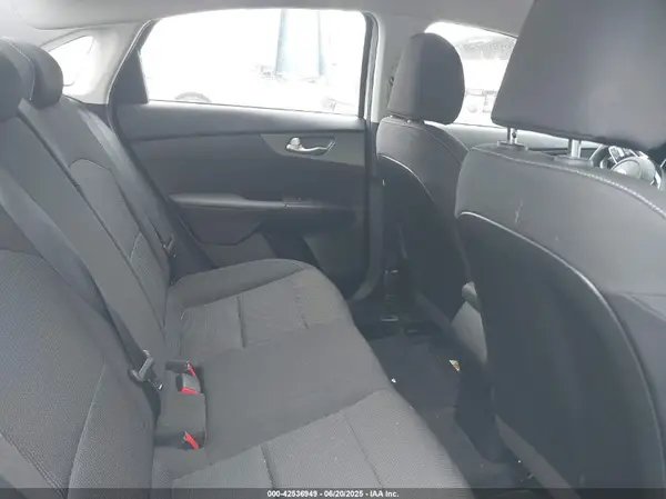 3KPF24ADXKE044580 2019 KIA FORTE - Image 8