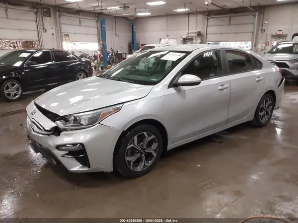 3KPF24ADXKE044658 2019 KIA FORTE - Image 2