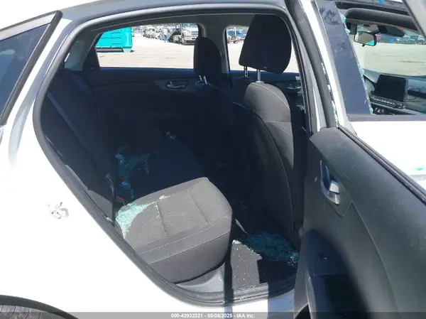 3KPF24ADXKE050511 2019 KIA FORTE - Image 8