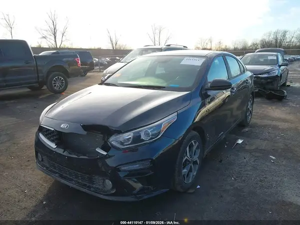 3KPF24ADXKE055868 2019 KIA FORTE - Image 2