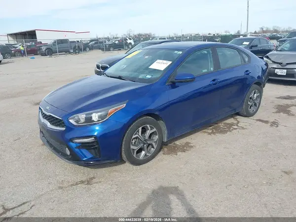 3KPF24ADXKE055918 2019 KIA FORTE - Image 2