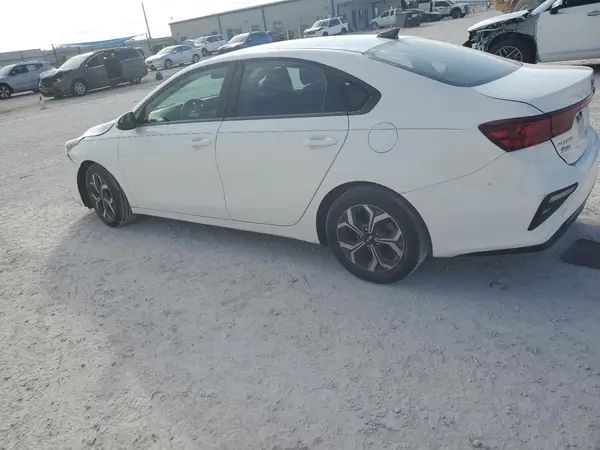 3KPF24ADXKE060262 2019 KIA FORTE - Image 2
