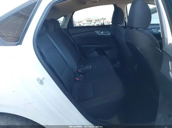 3KPF24ADXKE062674 2019 KIA FORTE - Image 8