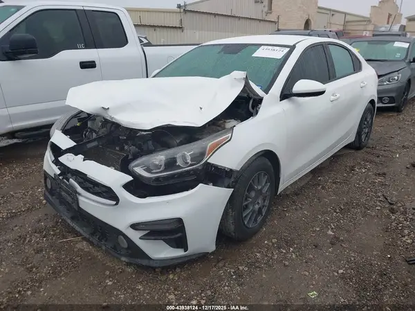 3KPF24ADXKE063209 2019 KIA FORTE - Image 2