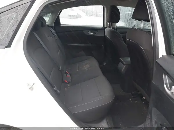 3KPF24ADXKE063209 2019 KIA FORTE - Image 8