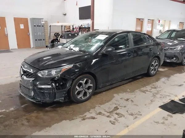 3KPF24ADXKE065574 2019 KIA FORTE - Image 2
