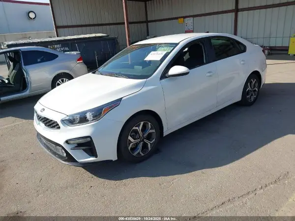 3KPF24ADXKE067051 2019 KIA FORTE - Image 2