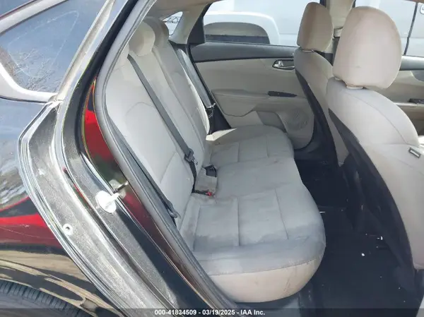 3KPF24ADXKE067633 2019 KIA FORTE - Image 8