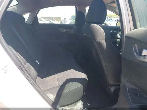 3KPF24ADXKE075750 2019 KIA FORTE - Image 8