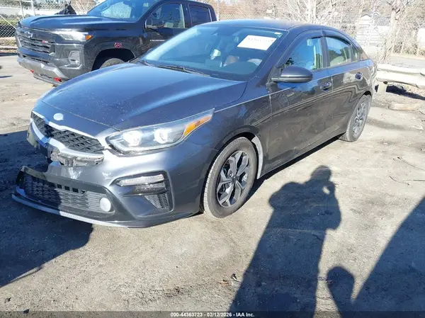 3KPF24ADXKE078227 2019 KIA FORTE - Image 2