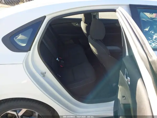 3KPF24ADXKE078356 2019 KIA FORTE - Image 8