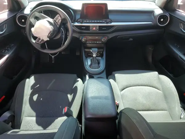 3KPF24ADXKE082617 2019 KIA FORTE - Image 8