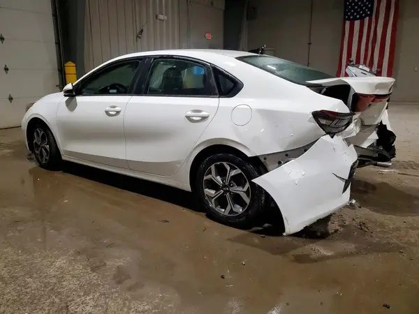 3KPF24ADXKE085663 2019 KIA FORTE - Image 2