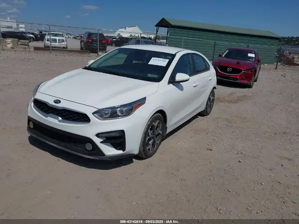 3KPF24ADXKE087302 2019 KIA FORTE - Image 2