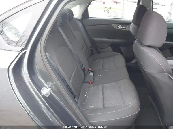 3KPF24ADXKE093682 2019 KIA FORTE - Image 8