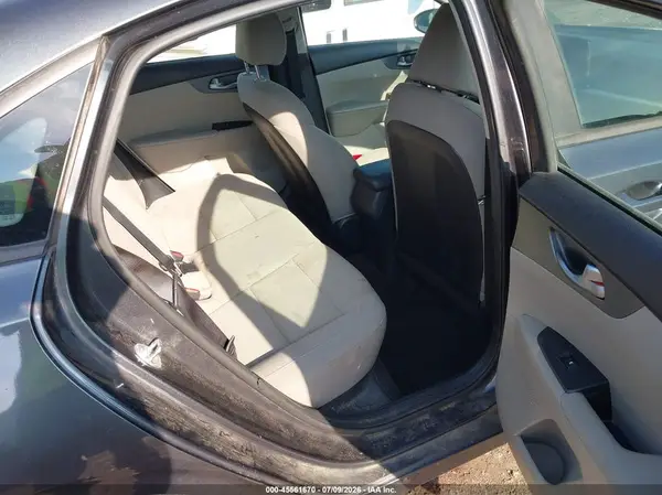 3KPF24ADXKE095285 2019 KIA FORTE - Image 8