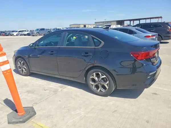 3KPF24ADXKE096484 2019 KIA FORTE - Image 2