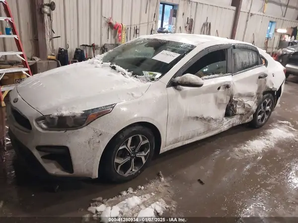3KPF24ADXKE103532 2019 KIA FORTE - Image 2