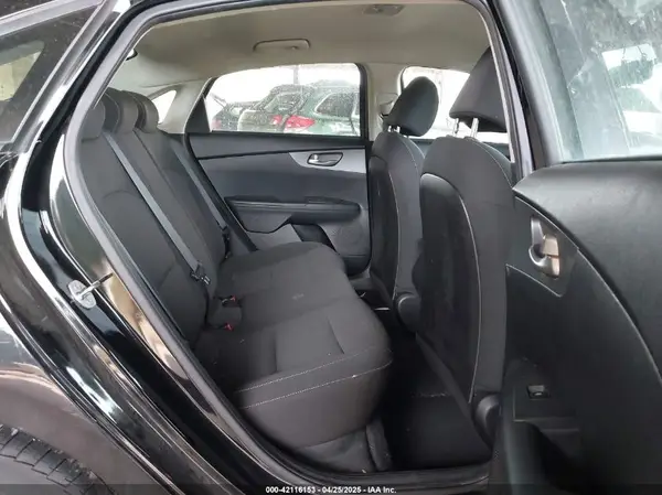 3KPF24ADXKE103885 2019 KIA FORTE - Image 8