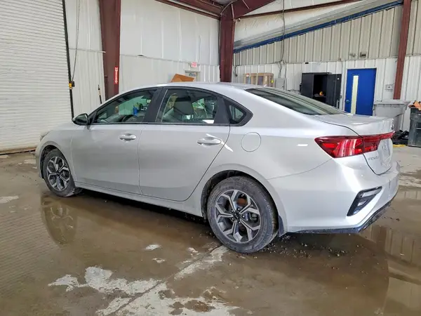 3KPF24ADXKE104387 2019 KIA FORTE - Image 2