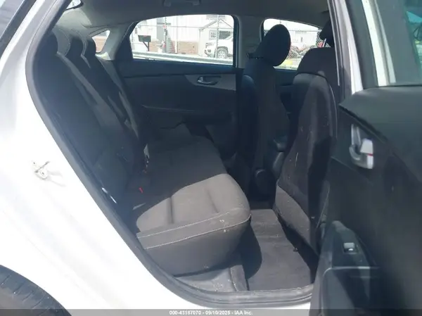 3KPF24ADXKE106902 2019 KIA FORTE - Image 8