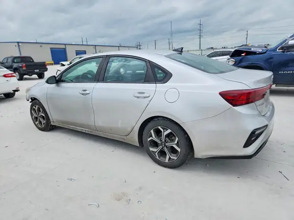 3KPF24ADXKE108584 2019 KIA FORTE - Image 2