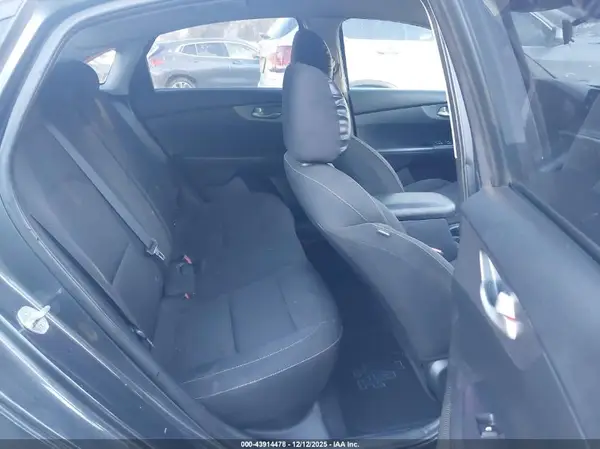 3KPF24ADXKE108925 2019 KIA FORTE - Image 8