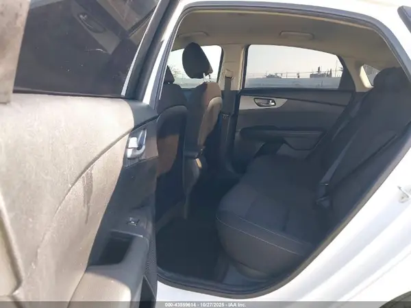 3KPF24ADXKE109234 2019 KIA FORTE - Image 8