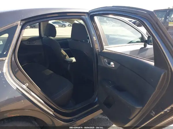 3KPF24ADXKE110755 2019 KIA FORTE - Image 8